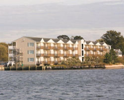 Chincoteague Island Hotels The Waterside Inn Offers One Of A Kind Accommodations Exceptional Customer Service And Beautiful Waterfront Setting On Chincoteague Bay