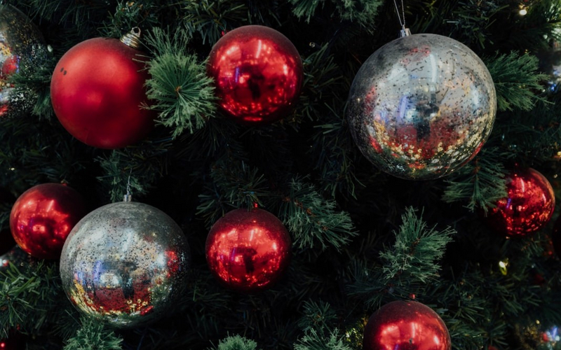 christmas ornaments on tree in chincoteague