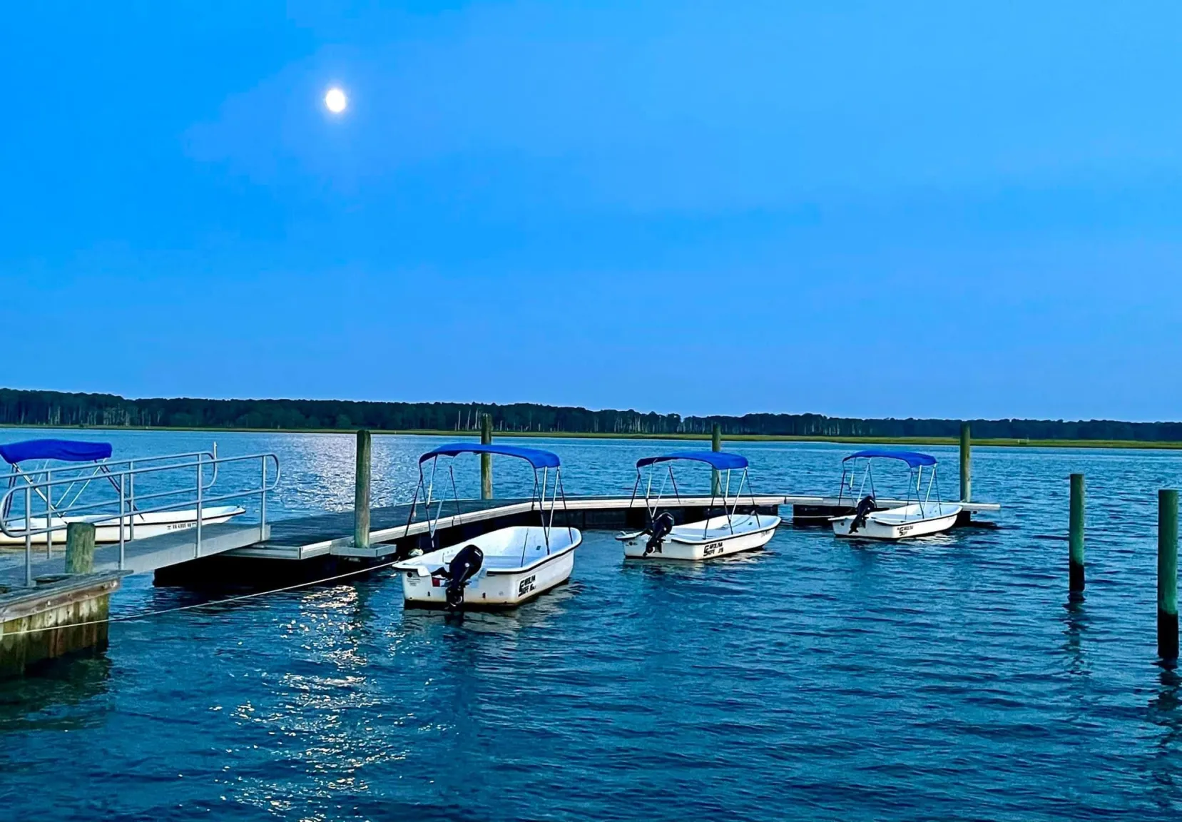 Snug Harbor Boat Rentals, Chincoteague Island, VA